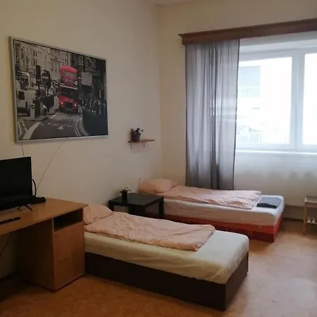 Near Main Railway And Bus Station, Vankovka Apartment *