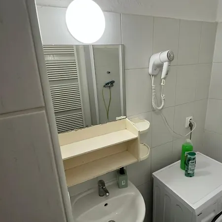 Near Main Railway And Bus Station, Vankovka برنو
